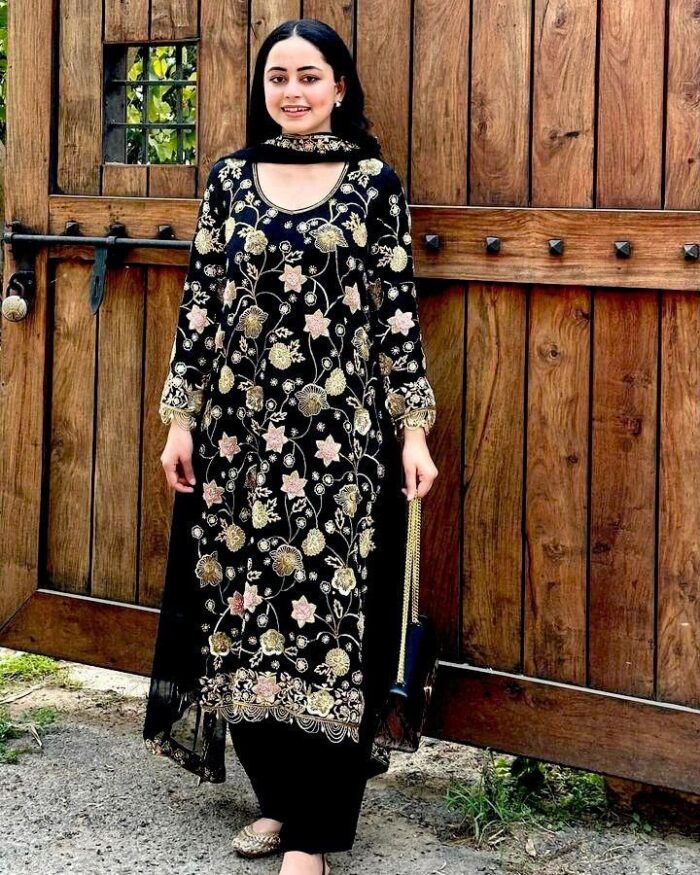 Exclusive Black Pure Georgette Embroidery Work Pakistani Suit With Dupatta